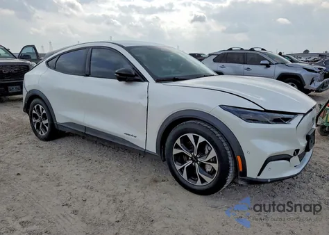 2024 Ford Mustang Mach-E Select z USA, uszkodzony, nr VIN 3FMTK1R40RMA41916